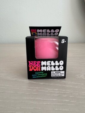 NeeDoh Mello Mallo Pink Squishy Color-Changing Marshmallow Toy